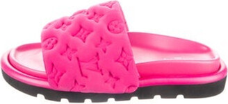 Louis Vuitton LV Monogram Fur Slides w/ Tags - Pink Sandals, Shoes -  LOU693557