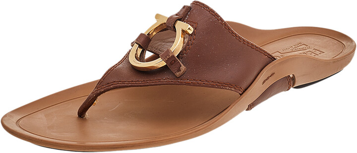Ferragamo Brown Leather Gancini Thong Flats Size 40