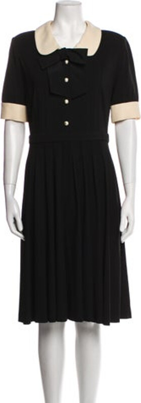 Gucci A-Line Dress By Alessandro Michele Black Interlocking G Logo Pleated & Bow Accents Short Sleeve with Collar Concealed Zip Closure at Back Designer