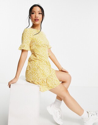 Vero Petite mini dress in yellow -