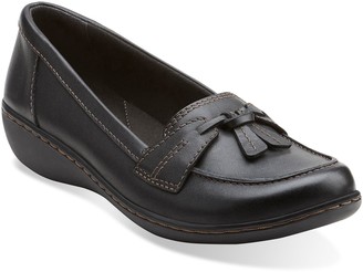 clarks women's ashland lily loafer
