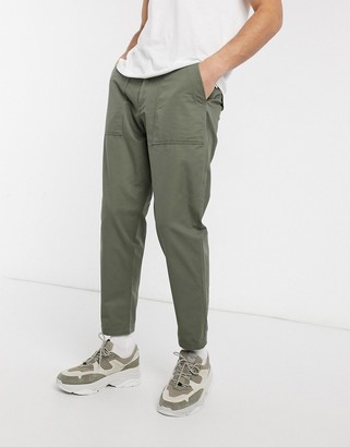 loose tapered pants