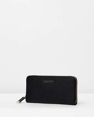 Calvin Klein SLGS Saffiano Wallet
