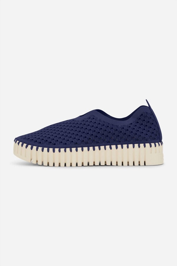 Women's Platform Tulip Slip-On Shoe In Dark Indigo