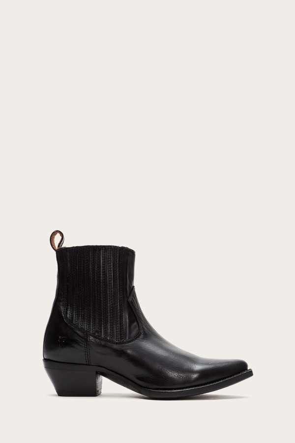 black pointed chelsea boots womens