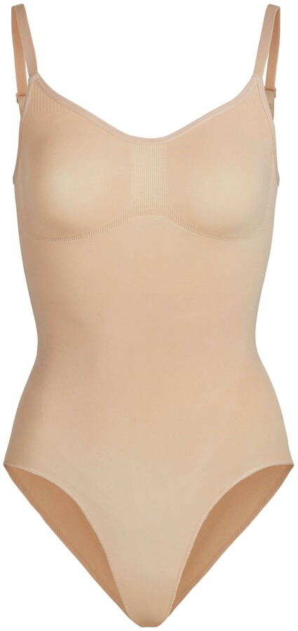 SKIMS Sculpting Bodysuit w. Snaps - SAND SOLD OUT - Tops & blouses