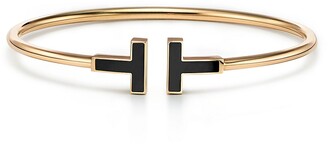 Tiffany & Co. T black onyx wire bracelet in 18k gold, small