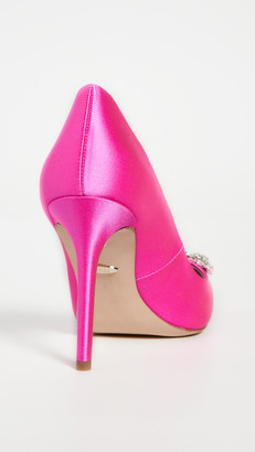badgley mischka cher pumps