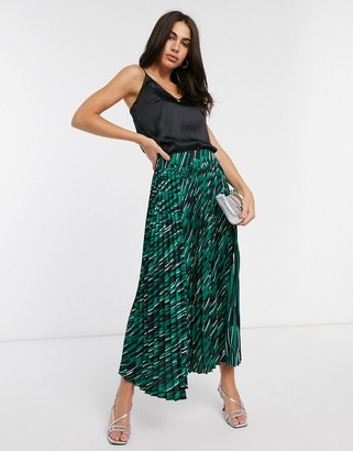 Liquorish pleated midaxi skirt in abstract print with side slit