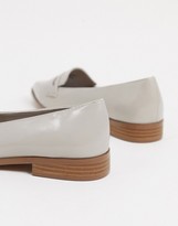 Thumbnail for your product : ASOS DESIGN Wide Fit Maltby pointed loafers in grey croc