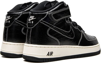 靴 Nike Air Force 1 Mid LX \