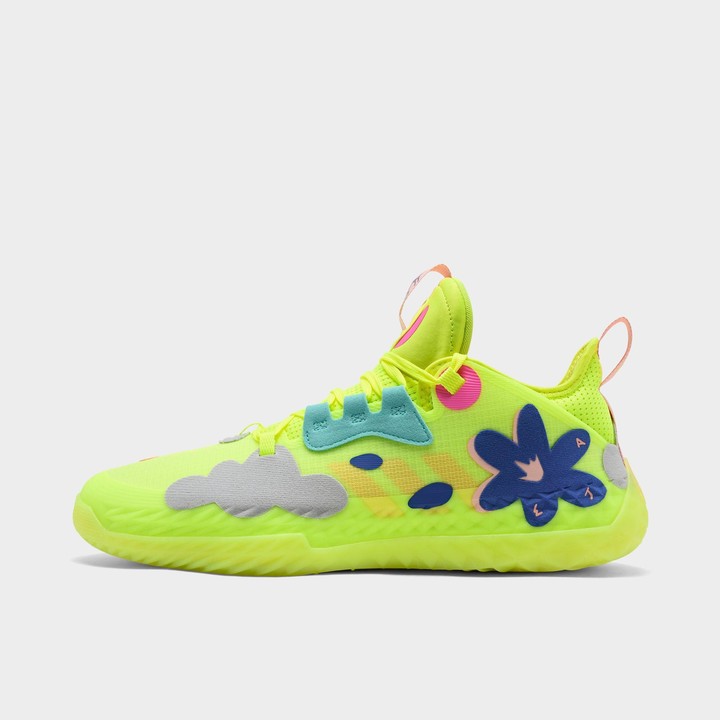 black yellow basketball shoes