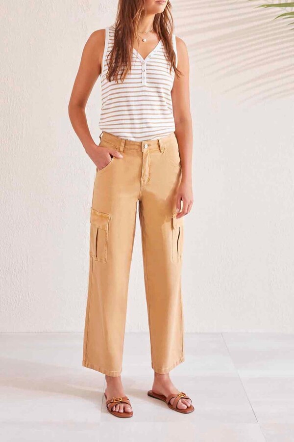Brooke Hugging Wide Jeans In Caramel