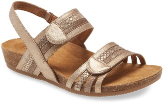 comfortiva gabrielle wedge sandal