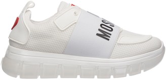 love moschino converse