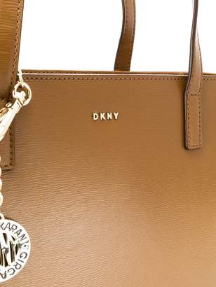 DKNY logo plaque shoulder bag