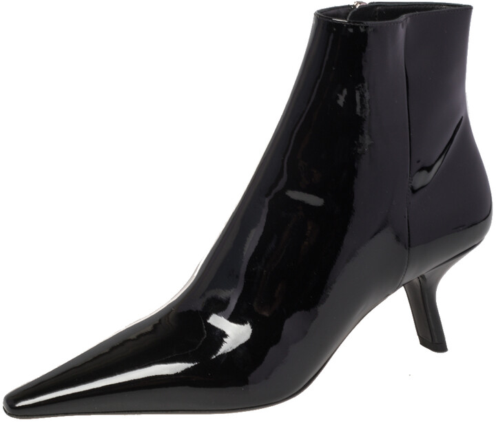 patent pointed boots
