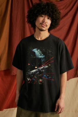 Urban Outfitters Star Wars Battle Of Yavin T-Shirt - Black M at -