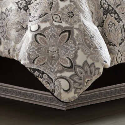 Jqueen J. Queen New York Guiliana California King 4 Piece Comforter Set