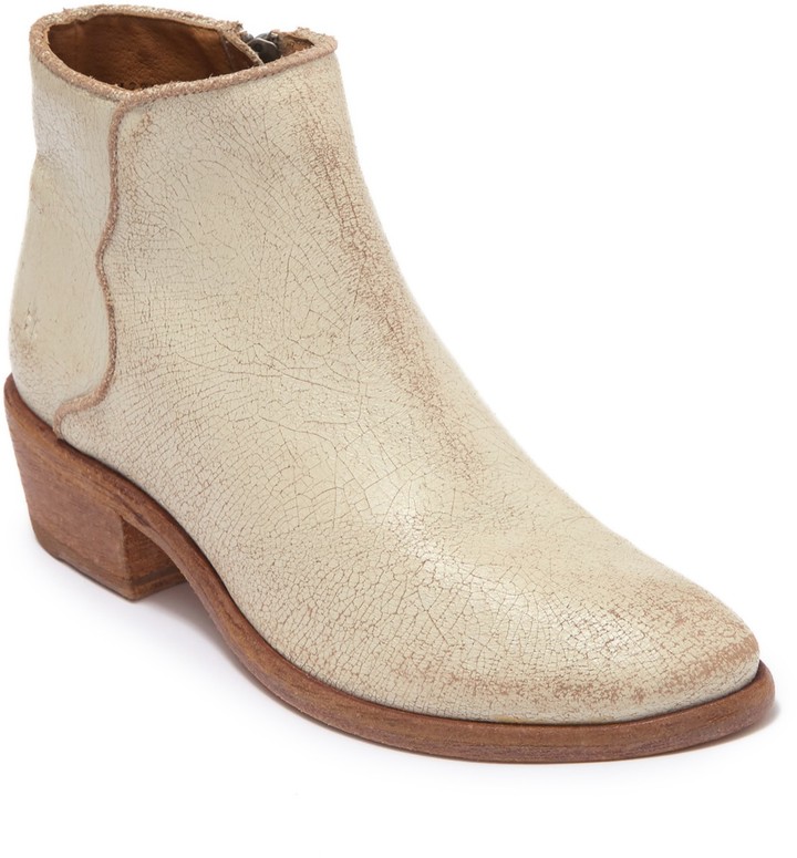 carson piping bootie