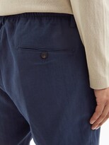 Thumbnail for your product : Thom Sweeney - Pleated Slubbed-linen Hopsack Shorts - Dark Navy