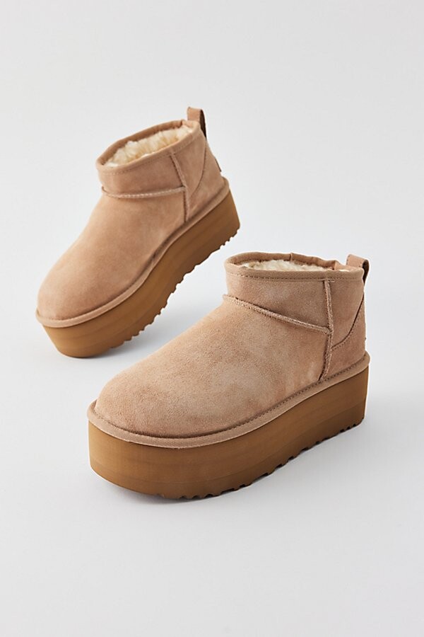UGG Women's Classic Ultra Mini Platform Boot in Chestnut