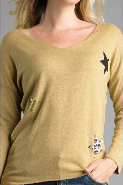 Memo Paris Women'sLightweightVNecklineSweaterWithStarsInMustard-TEMPOPARISXL