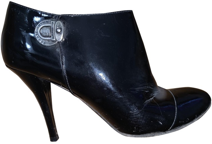 marc jacobs patent leather ankle boots