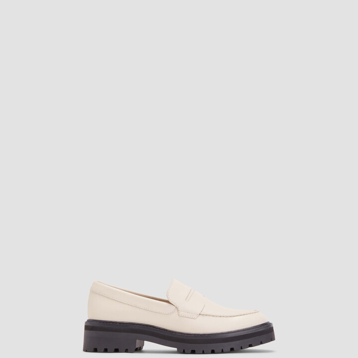 everlane tassel loafer