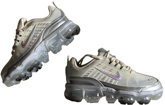 nike vapormax plus beige