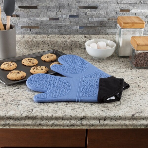 https://img.shopstyle-cdn.com/sim/50/8d/508dbb5966999234cc3b99b99e34a775_best/silicone-oven-mitts-extra-long-professional-quality-heat-resistant-with-quilted-lining-and-2-sided-textured-grip-1-pair-blue-by-hastings-home.jpg