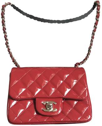 Chanel Timeless/Classique Red Patent leather Handbag