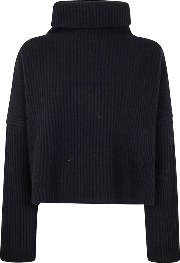 Nuur Ribbed Turtleneck Sweater