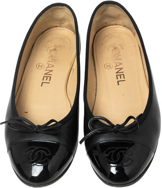 Chanel Black Leather And Patent Leather CC Bow Cap Toe Ballet Flats Size  35.5 - ShopStyle