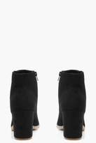 Thumbnail for your product : boohoo Hannah Pointed Toe Ankle Boot
