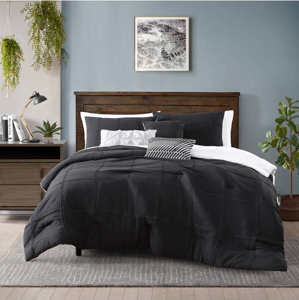 Geneva Home Fashion 6pcQueenFemiEnzymeWashedEmbroideredComforterSetBlack-GenevaHomeFashion:MicrofiberBeddingwithDecorativePillows