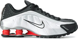 【NIKE】☆スニーカー☆ Shox R4 Black and llic Silver Nike Shox R4 Metallic Silver / Black | JD Sports