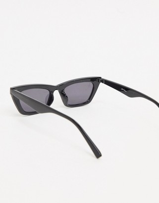 Jeepers Peepers slim square sunglasses in black