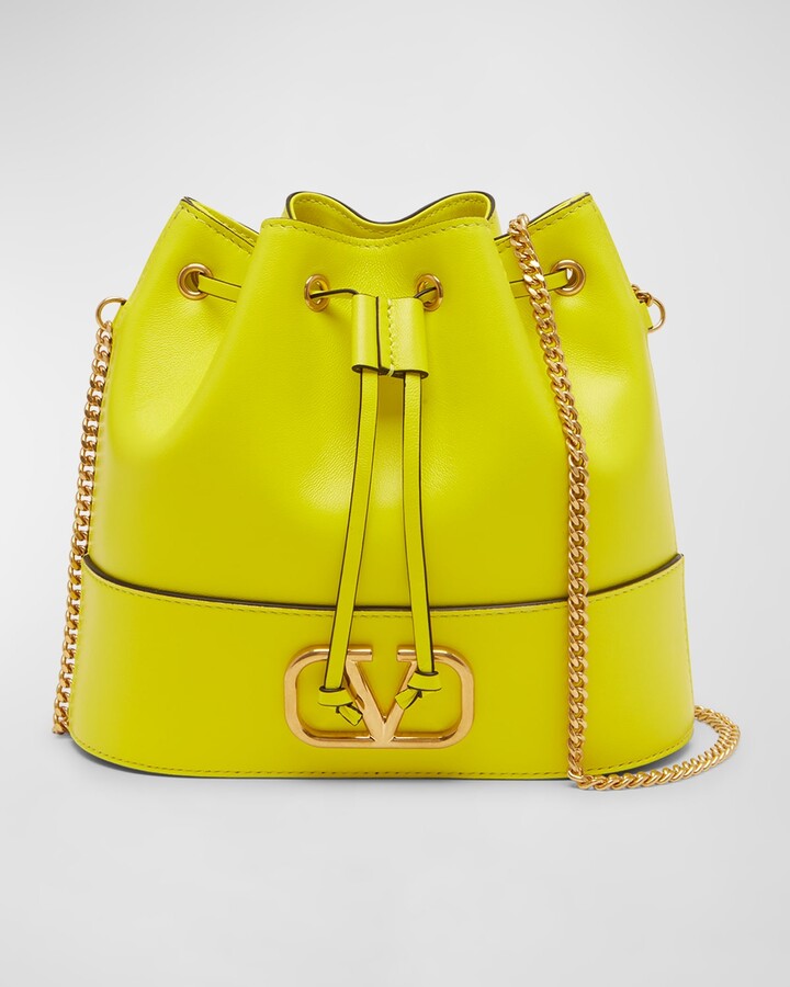 【VALENTINO】CHAIN BUCKET BAG Valentino Garavani VLOGO Drawstring Leather Chain Bucket Bag