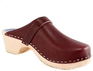burgundy clogs
