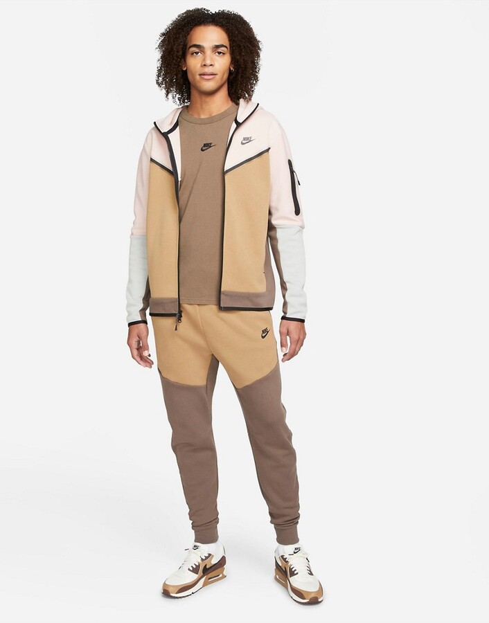 Nike Tech Fleece colorblock sweatpants in light brown/gray - ShopStyle  Activewear Pants