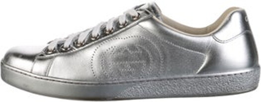 Gucci Leather Low Top Sneakers Metallic & Silver Interlocking G Logo Rubber Trim Round-Toes Lace-Up Closure at Uppers Includes Box & Dust Bag Designer