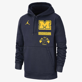 nike college therma hoodie