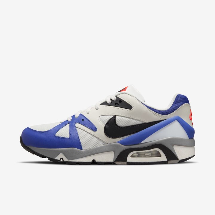 old man white nike shoes