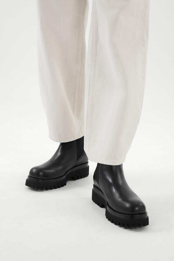 cos chunky leather chelsea boots
