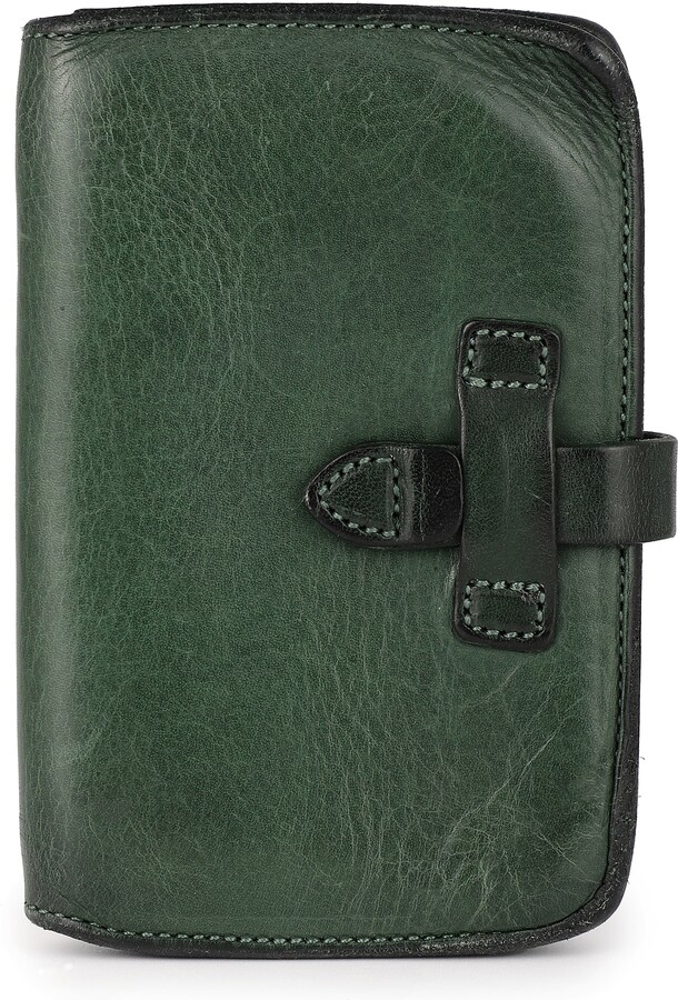 Old Trend Leeds Genuine Leather Bifold Passport Holder