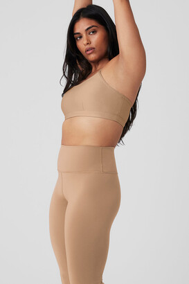 Airlift Intrigue sports bra in beige - Alo Yoga
