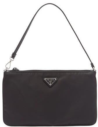 prada logo plaque clutch bolsa