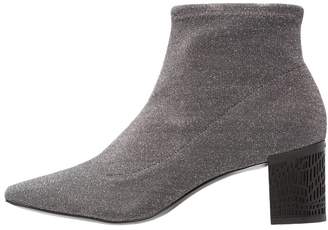 Calvin Klein NARLA Ankle boots dark silver