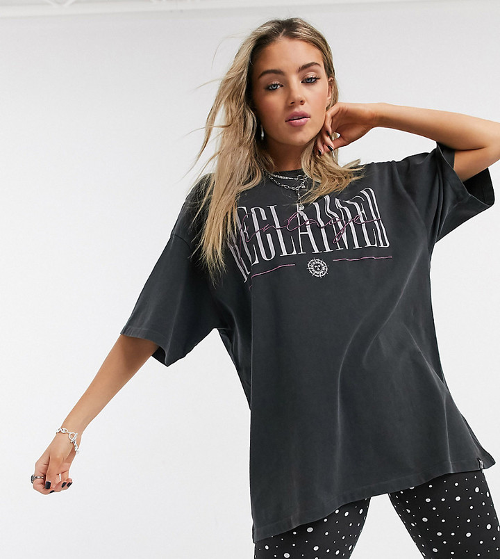 Reclaimed Vintage inspired oversized t-shirt with logo print - ShopStyle